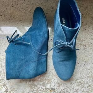 Nine West Faux Suede Lace Up Ankle Booties Wedge Navy Blue Women's 7 NWOT